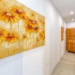 Wonderful, Designer 2br With Large Sofa & Tv By 360 Estates شقة *