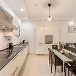 شقة Wonderful, Designer 2br With Large Sofa & Tv By 360 Estates سانت جوليان