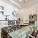 Wonderful, Designer 2br With Large Sofa & Tv By 360 Estates * سانت جوليان