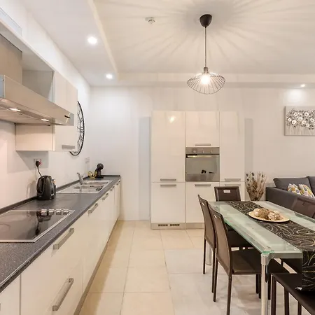 Apartmán Wonderful, Designer 2br With Large Sofa & Tv By 360 Estates Saint Julian's